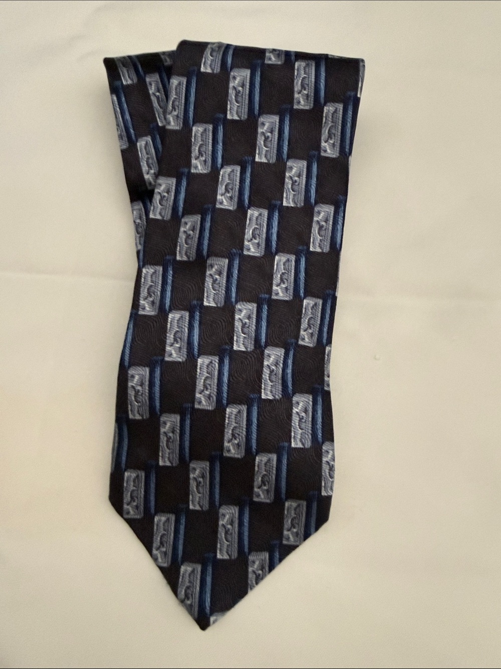 Ermenegildo Zegna Bllue Tie with Blue and Gray Geometric Pattern